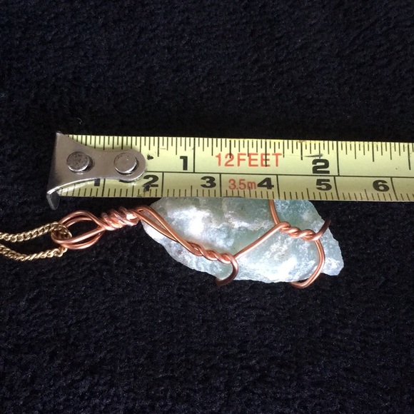 Wire Wrapped Green Stone on a Vintage Gold Tone Chain Necklace - Picture 9 of 13